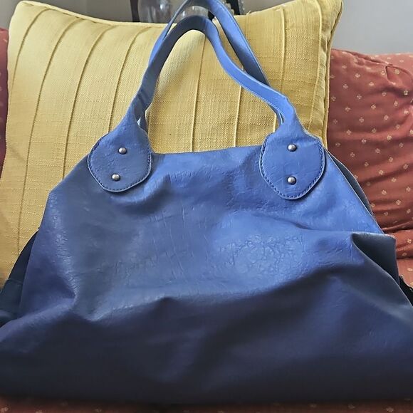 NY&Company Vegan Leather Shoulder Bag - Picture 3 of 12